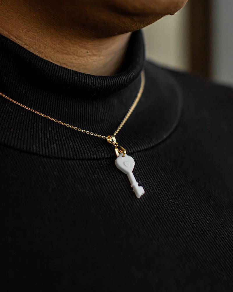 photo du pendentif bijou au lait maternel symbolisant la clé de mon cœur