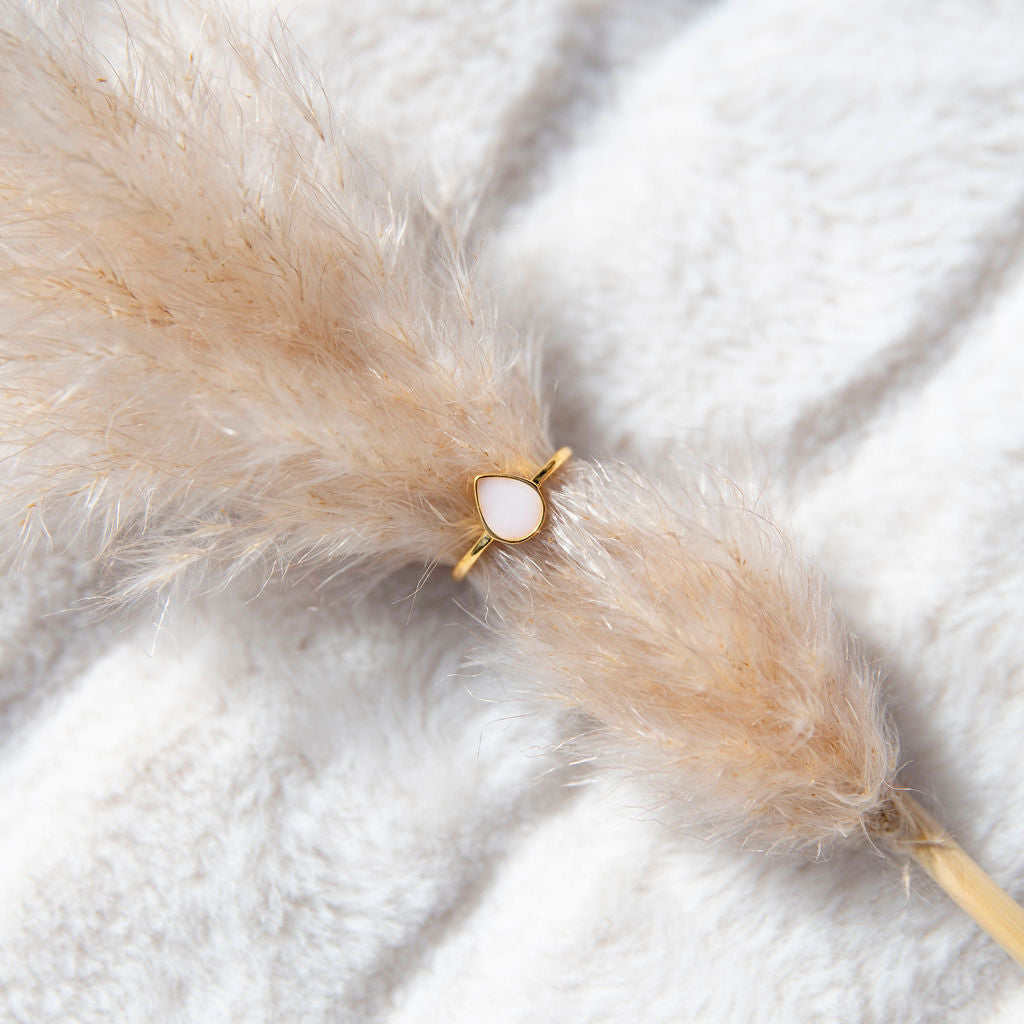 Bague Goutte de lait en or massif – taille fixe