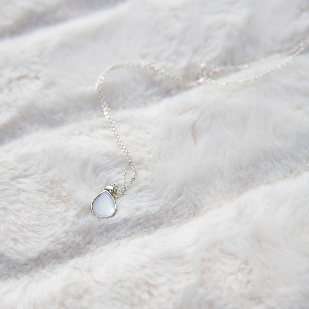 pendentif goutte de lait